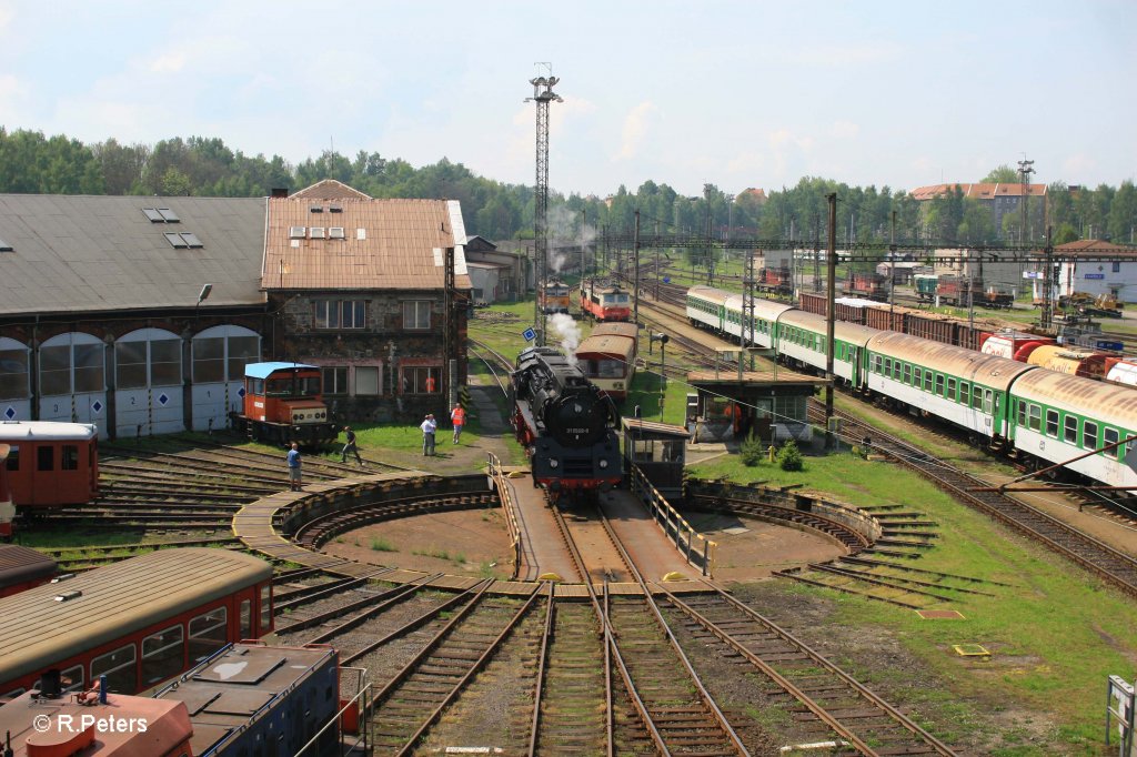 01 509-8 rollt auf Drehscheibe in Chep. 21.05.11