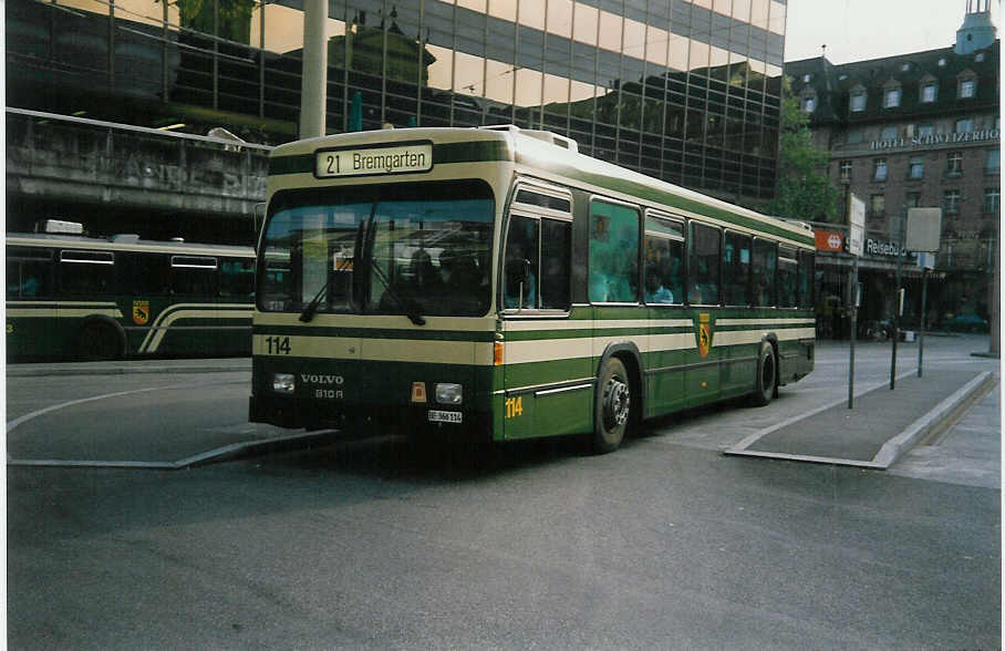 (017'034) - SVB Bern - Nr. 114/BE 366'114 - Volvo/R&J am 14. Mai 1997 beim Bahnhof Bern