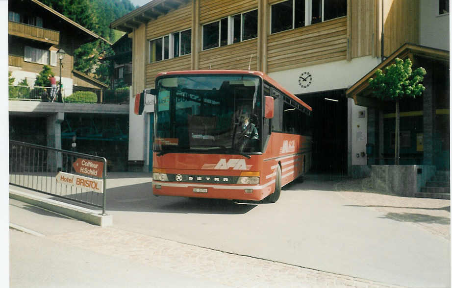 (017'104) - AFA Adelboden - Nr. 6/BE 26'706 - Setra am 19. Mai 1997 beim Autobahnhof Adelboden