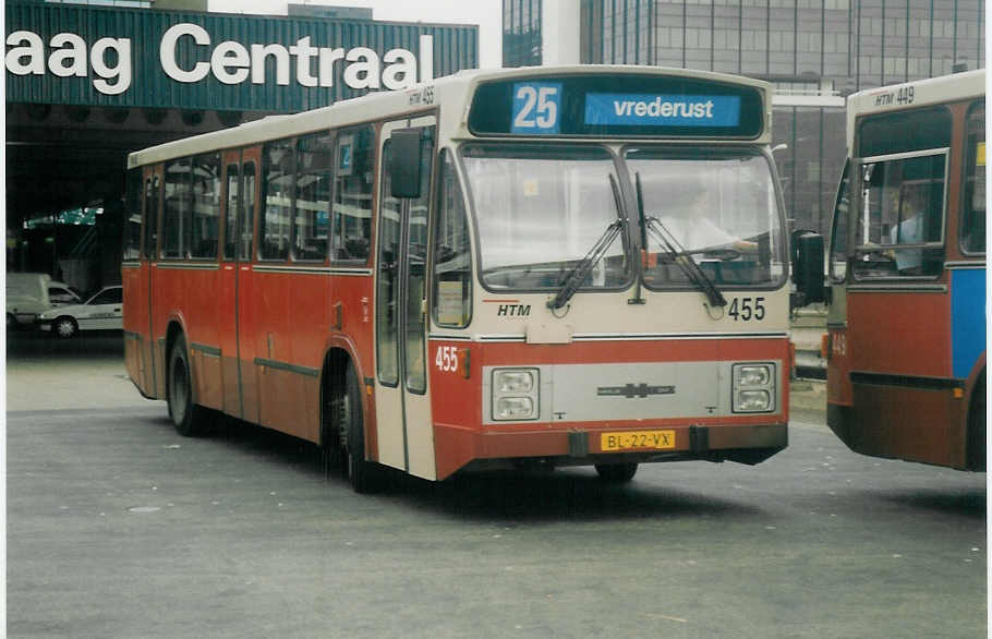 (017'624) - HTM Den Haag - Nr. 455/BL-22-VX - Hainje/DAF am 9. Juli 1997 in Den Haag, Central Station