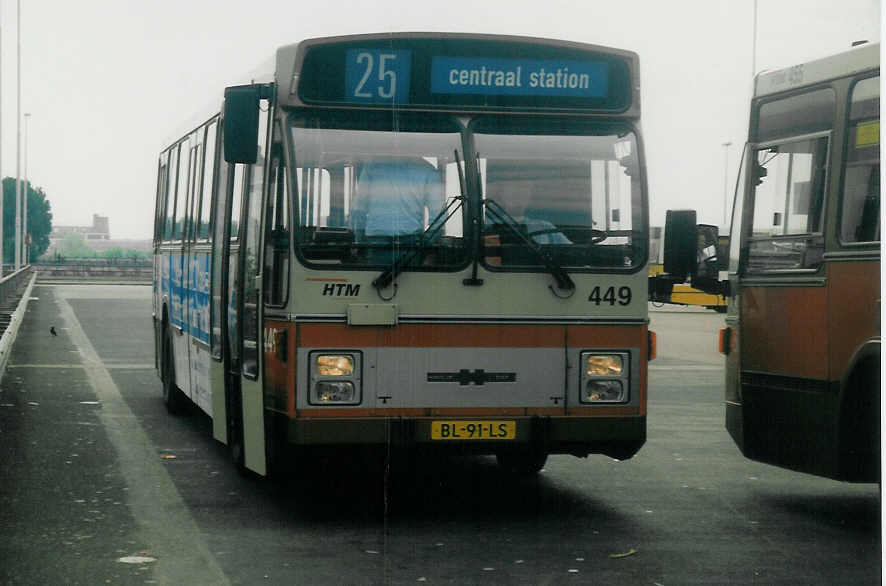 (017'629) - HTM Den Haag - Nr. 449/BL-91-LS - Hainje/DAF am 9. Juli 1997 in Den Haag, Central Station