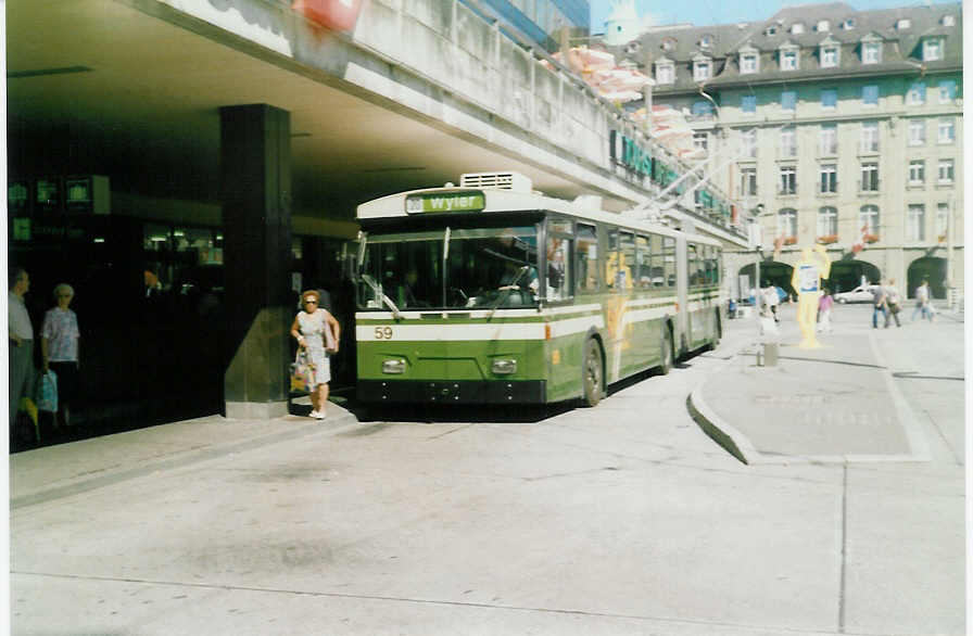 (019'034) - SVB Bern - Nr. 59 - FBW/Hess Gelenktrolleybus am 5. September 1997 beim Bahnhof Bern