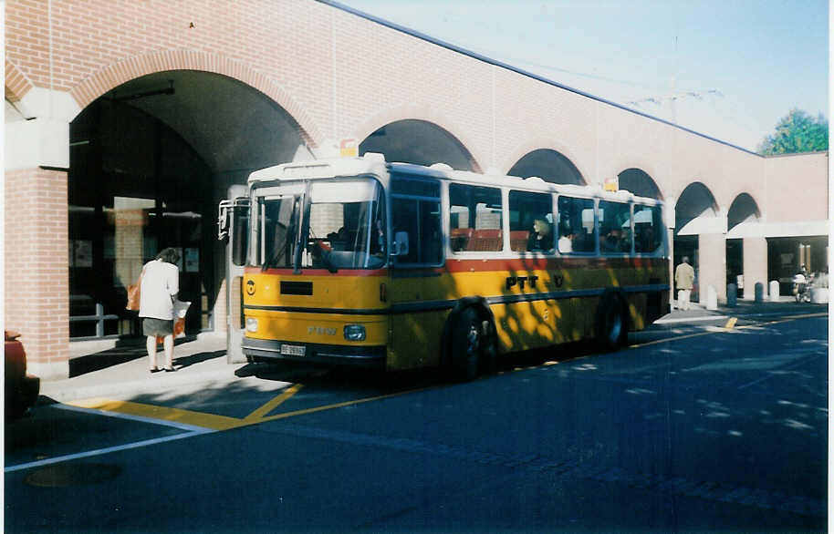 (019'800) - Lengacher, Mhlethurnen - Nr. 4/BE 26'963 - FBW/Hess (ex P 23'415) am 4. Oktober 1997 beim Bahnhof Mnsingen