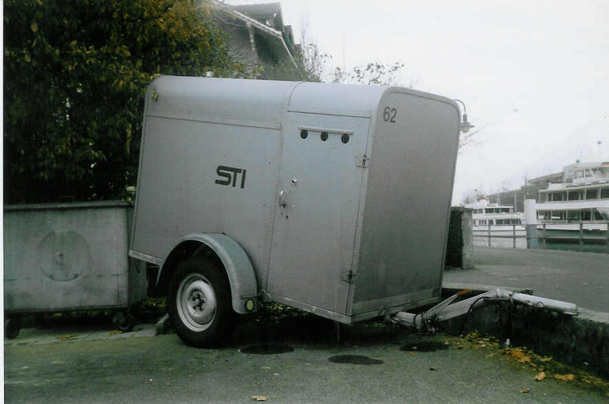 (021'022) - STI Thun - Nr. 62/BE 186'864 - R&J Gepckanhnger am 8. Dezember 1997 bei der Schifflndte Thun