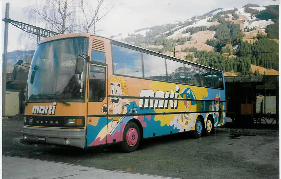 (021'912) - Marti, Kallnach - Nr. 15/BE 102'216 - Setra am 1. Mrz 1998 beim Gterbahnhof Frutigen