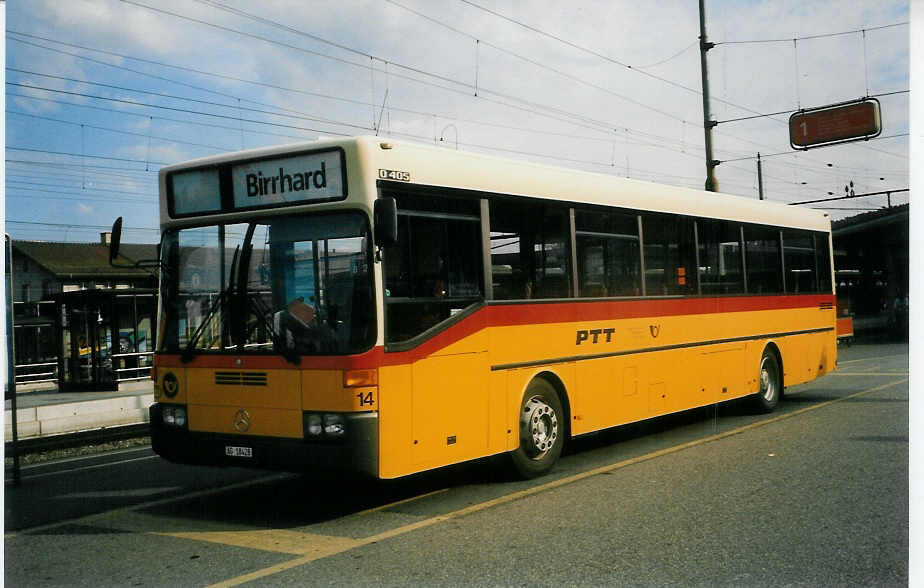 (024'812) - Voegtlin-Meyer, Brugg - Nr. 14/AG 18'428 - Mercedes am 15. Juli 1998 beim Bahnhof Brugg