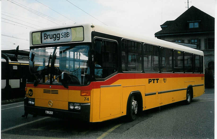 (024'815) - Voegtlin-Meyer, Brugg - Nr. 74/AG 19'176 - Mercedes/Hess am 15. Juli 1998 beim Bahnhof Brugg