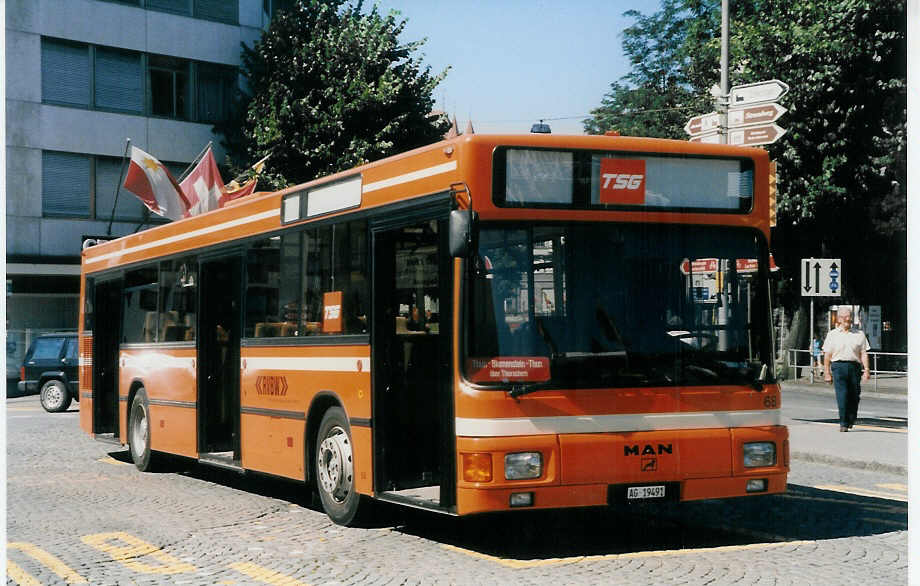 (025'111) - RVBW Wettingen - Nr. 68/AG 19'491 - MAN am 7. August 1998 beim Bahnhof Thun (Einsatz TSG)