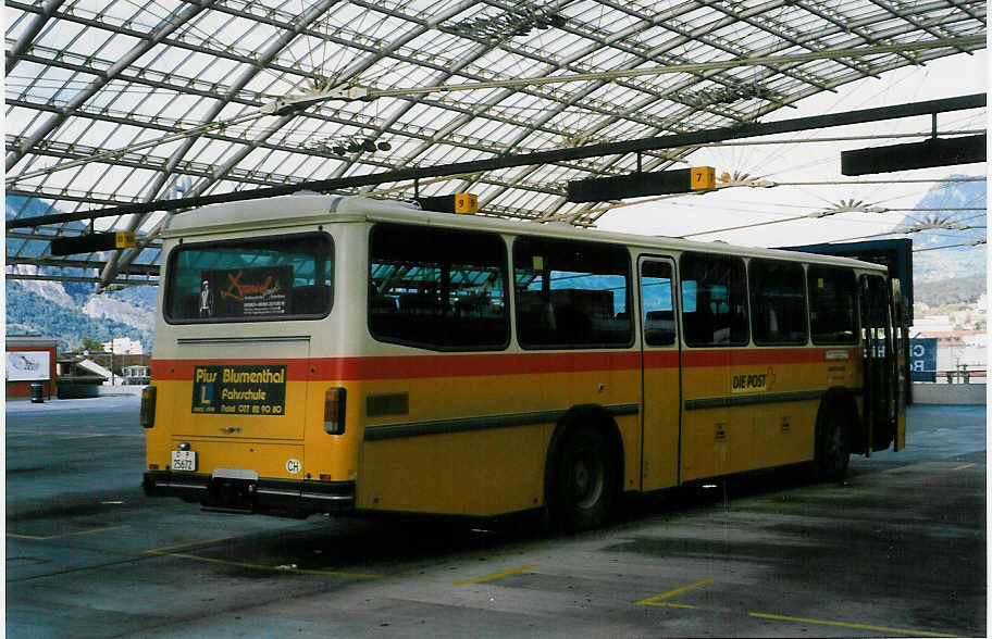 (026'809) - PTT-Regie - P 25'672 - Saurer/Lauber am 6. Oktober 1998 in Chur, Postautostation