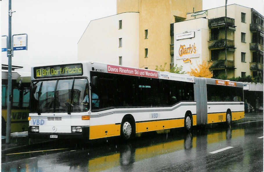 (026'911) - VBD Davos - Nr. 13/GR 62'505 - Mercedes am 7. Oktober 1998 beim Bahnhof Davos-Dorf