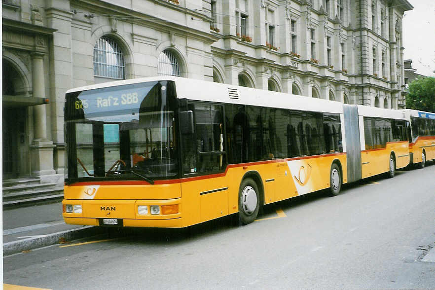 (027'719) - Moser, Flaach - Nr. 1/ZH 646'616 - MAN am 24. Oktober 1998 beim Hauptbahnhof Winterthur