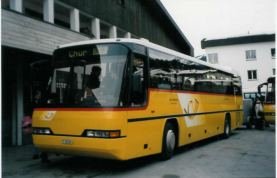 (028'806) - PTT-Regie - P 25'119 - Neoplan am 1. Januar 1999 in Flims-Dorf, Post