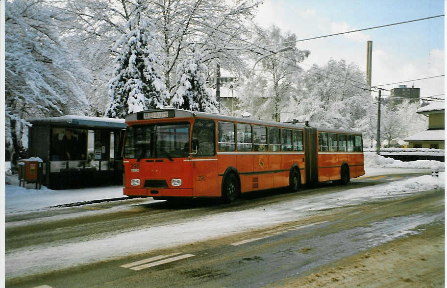 (029'306) - SVB Bern - Nr. 298/BE 507'298 - FBW/Hess (ex TPG Genve Nr. 116) am 10. Februar 1999 in Bern, Statthalterstrasse