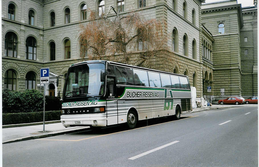 (029'825) - Bucher, Luzern - LU 15'562 - Setra am 1. Mrz 1999 in Bern, Bundeshaus