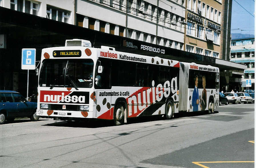 (030'025) - VB Biel - Nr. 139/BE 501'139 - Volvo/R&J am 13. Mrz 1999 beim Bahnhof Biel