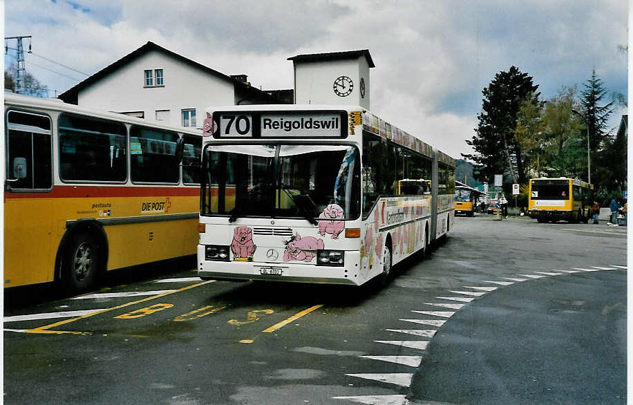 (031'013) - AAGL Liestal - Nr. 94/BL 6701 - Mercedes am 19. April 1999 beim Bahnhof Liestal