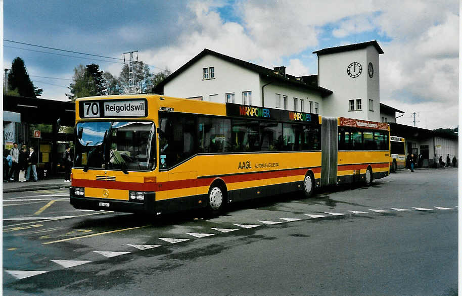 (031'017) - AAGL Liestal - Nr. 97/BL 6467 - Mercedes am 19. April 1999 beim Bahnhof Liestal