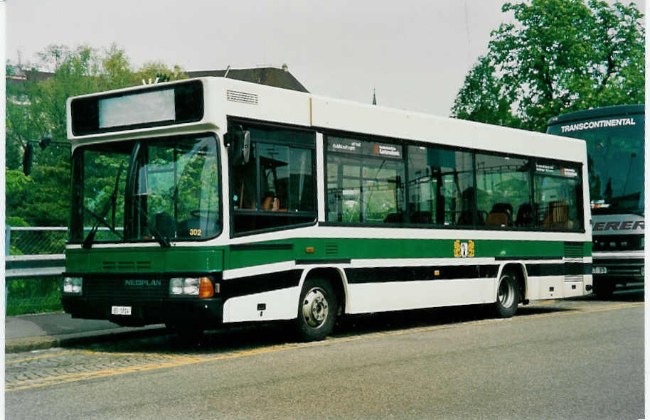 (031'112) - Taxi-Zentrale, Basel - Nr. 302/BS 1814 - Neoplan am 26. April 1999 in Basel, ZOO