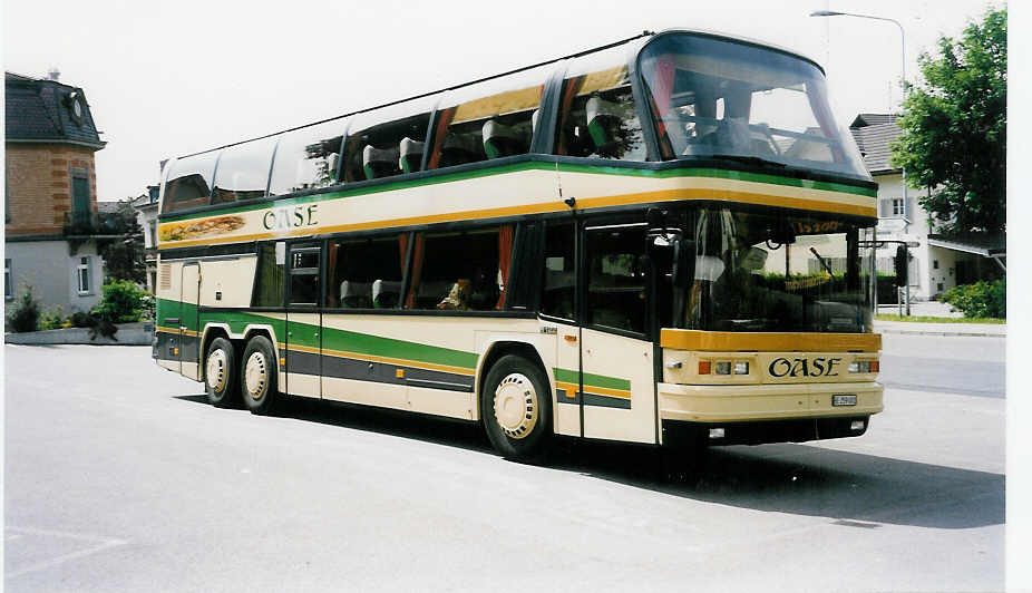 (031'728) - Oase, Grosshchstetten - BE 259'001 - Neoplan am 2. Juni 1999 in Hausen, Hotel Lwen