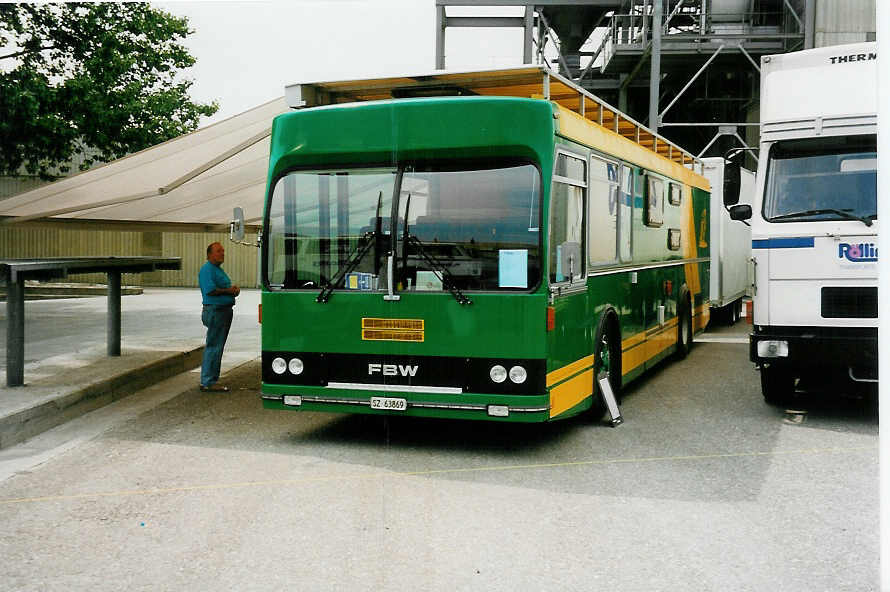 (032'401) - Rllin, Hirzel - SZ 63'869 - FBW (ex ABM Meinisberg) am 26. Juni 1999 in Hinwil, AMP