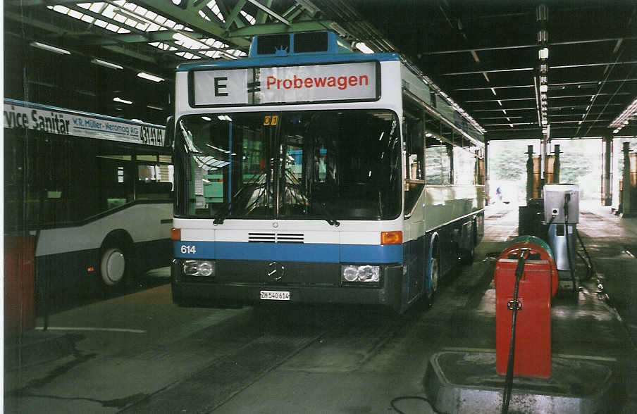 (032'610) - VBZ Zrich - Nr. 614/ZH 540'614 - Mercedes am 26. Juni 1999 in Zrich, Garage Hardau 