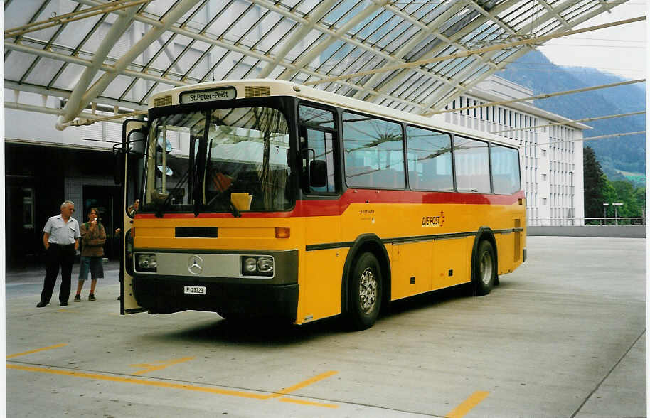 (032'713) - PTT-Regie - P 23'323 - Mercedes am 26. Juni 1999 in Chur, Postautostation