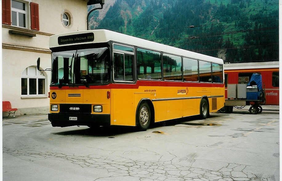 (032'914) - Zazzi, Disentis - GR 60'481 - NAW/Hess (ex P 24'455) am 27. Juni 1999 beim Bahnhof Disentis