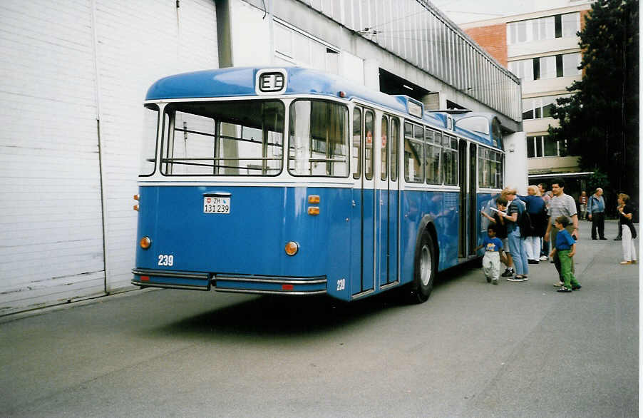 (035'809) - VBZ Zrich - Nr. 239/ZH 131'239 - FBW/Tscher Hochlenker (ex Kamm, Schlieren; ex VBZ Zrich Nr. 239; ex VBZ Zrich Nr. 219) am 28. August 1999 in Luzern, Depot VBL