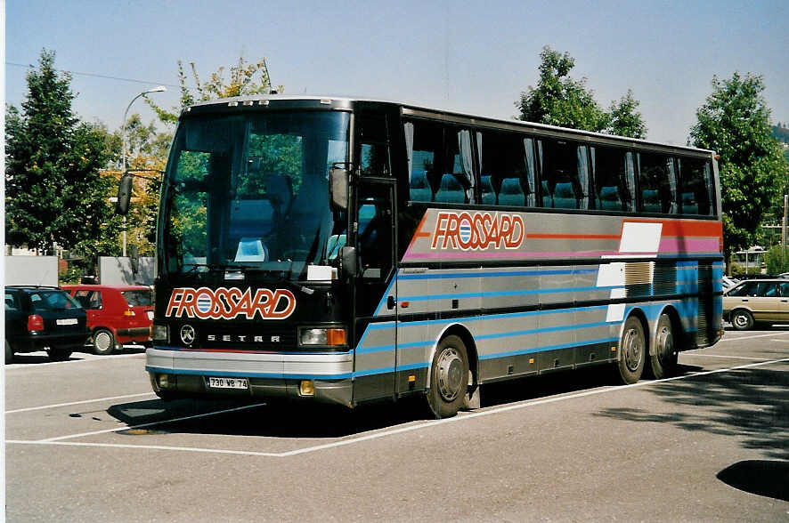 (036'716) - Aus Frankreich: Frossard, Thonon - 730 WB 74 - Setra am 8. September 1999 in Thun, Seestrasse