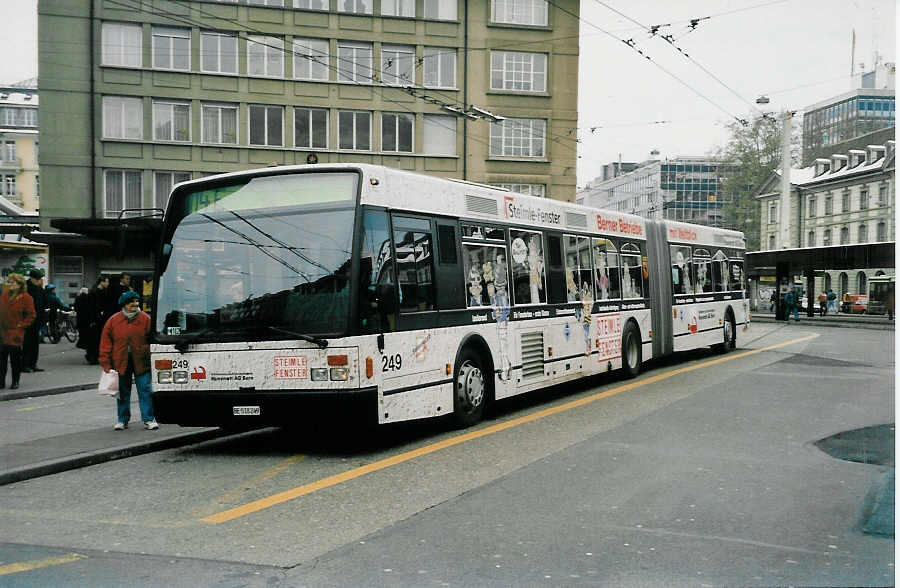 (037'813) - SVB Bern - Nr. 249/BE 518'249 - Van Hool am 25. November 1999 beim Bahnhof Bern