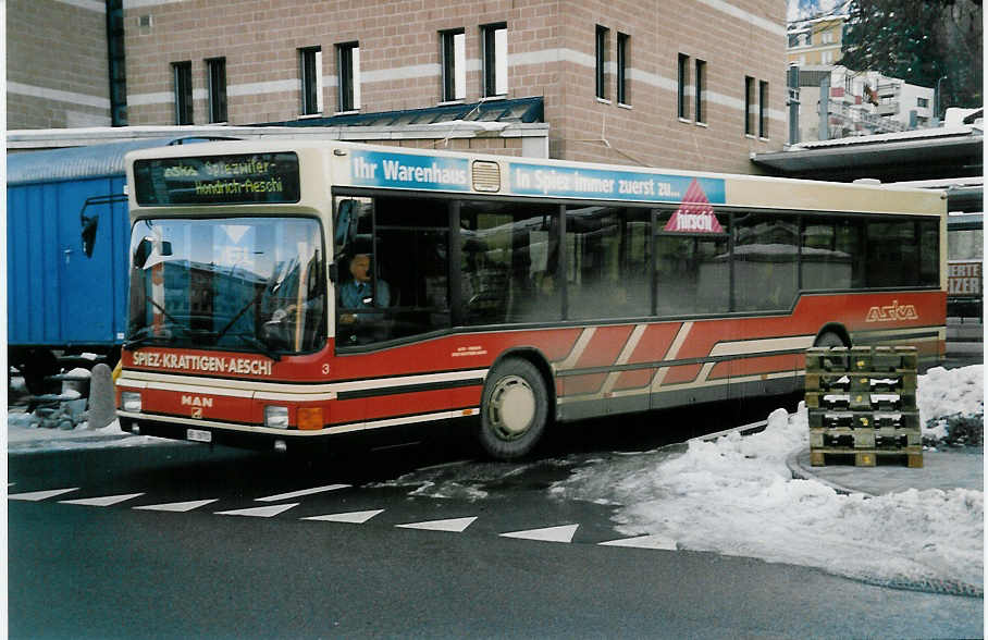 (037'929) - ASKA Aeschi - Nr. 3/BE 26'722 - MAN am 27. November 1999 beim Bahnhof Spiez