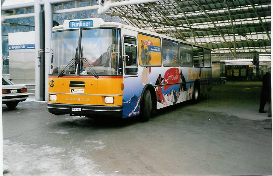 (038'413) - Demarmels, Salouf - GR 61'457 - Saurer/Lauber (ex P 25'650) am 1. Januar 2000 in Chur, Postautostation