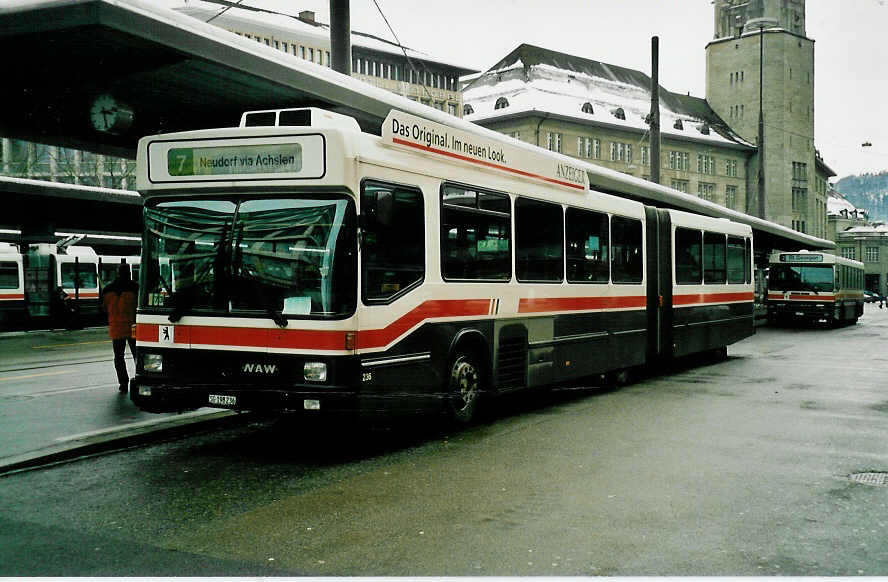 (038'630) - VBSG St. Gallen - Nr. 236/SG 198'236 - NAW/Hess am 1. Januar 2000 beim Bahnhof St. Gallen