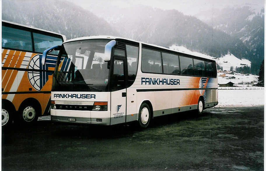 (039'131) - Fankhauser, Sigriswil - BE 42'491 - Setra am 19. Februar 2000 in Frutigen, Flugplatz