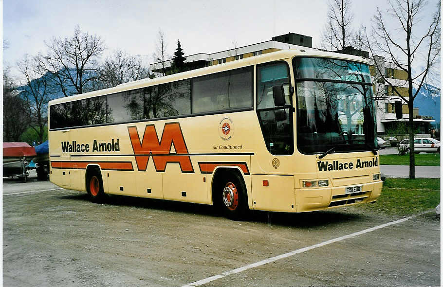 (040'220) - Aus England: Wallace, Torquay - T 511 EUB - Plaxton am 13. April 2000 in Thun, Lachenwiese