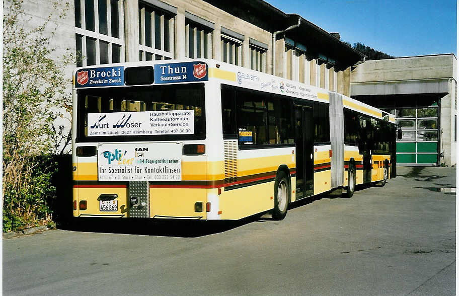 (040'225) - STI Thun - Nr. 69/BE 456'869 - MAN am 15. April 2000 in Thun, Garage