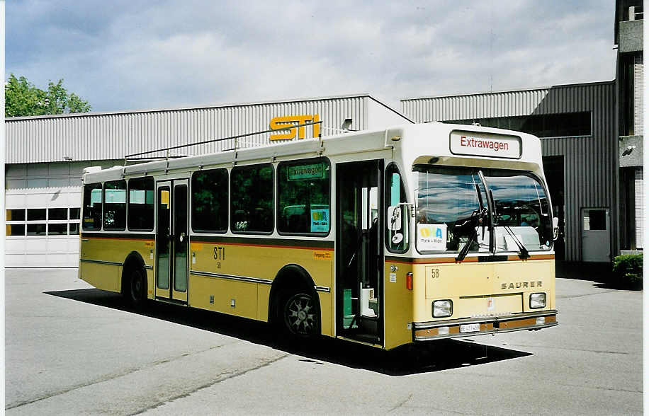 (043'033) - STI Thun - Nr. 58/BE 413'458 - Saurer/R&J am 2. September 2000 in Thun, Garage