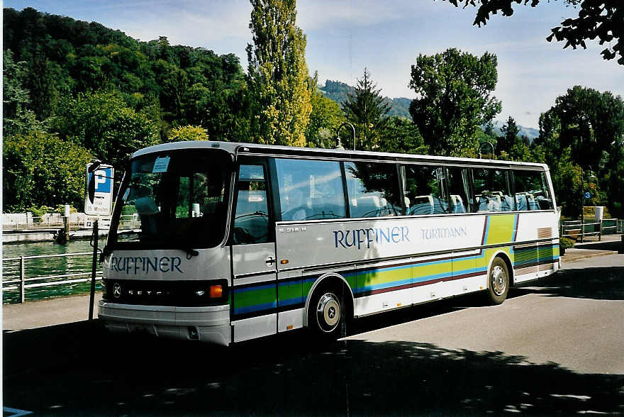 (043'133) - Ruffiner, Turtmann - VS 68'136 - Setra am 10. September 2000 bei der Schifflndte Thun