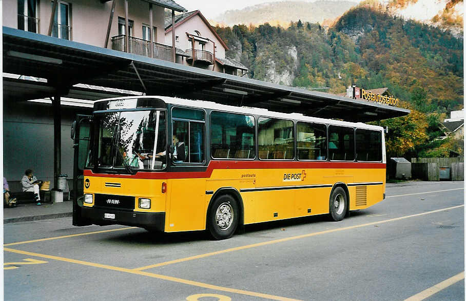 (043'626) - AVG Meiringen - Nr. 65/BE 401'465 - NAW/Hess (ex P 24'451) am 21. Oktober 2000 in Meiringen, Postautostation