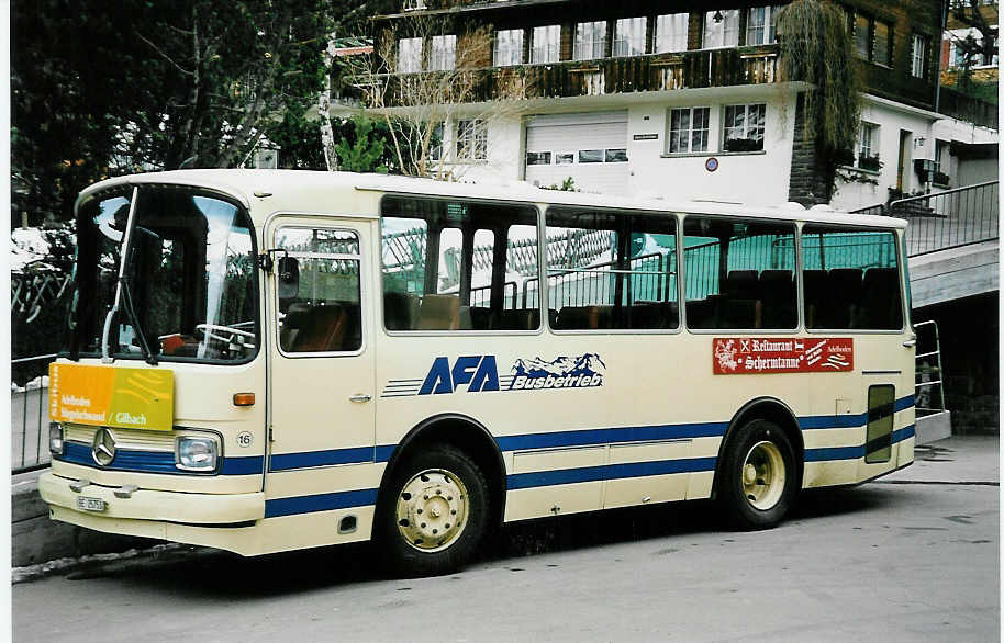 (044'121) - AFA Adelboden - Nr. 16/BE 25'753 - Mercedes/Vetter (ex FART Locarno Nr. 3) am 24. Dezember 2000 beim Autobahnhof Adelboden