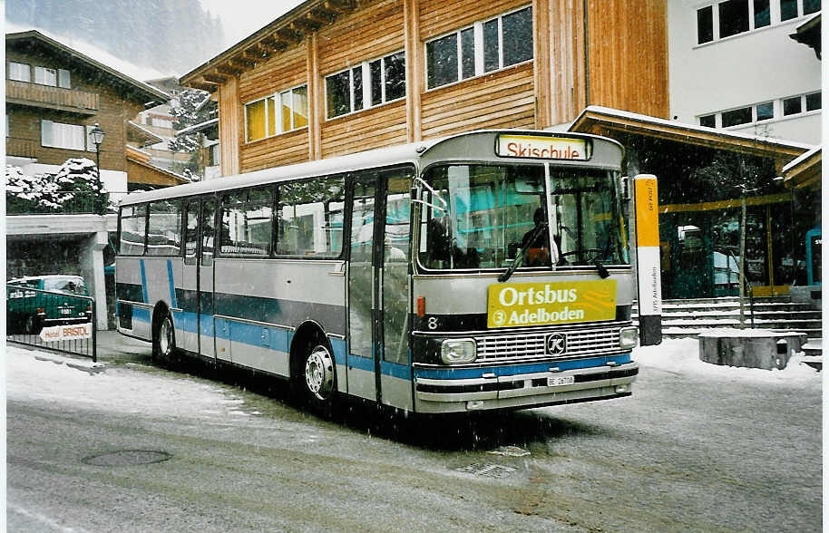 (044'318) - AFA Adelboden - Nr. 8/BE 26'708 - Setra (ex TPYG Yverdon Nr. 2) am 30. Dezember 2000 beim Autobahnhof Adelboden