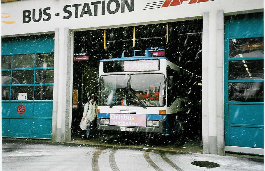 (044'321) - AFA Adelboden - Nr. 17/BE 263'015 - Mercedes (ex Frhlich, Zrich Nr. 603; ex VBZ Zrich Nr. 682) am 30. Dezember 2000 im Autobahnhof Adelboden