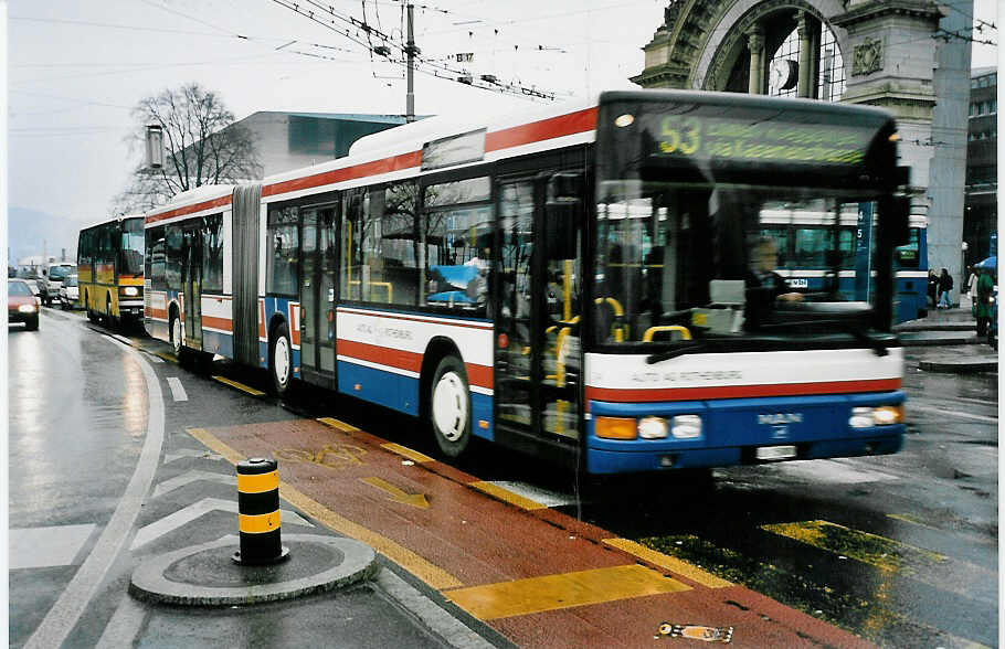 (045'107) - AAGR Rothenburg - Nr. 24/LU 15'080 - MAN am 22. Februar 2001 beim Bahnhof Luzern