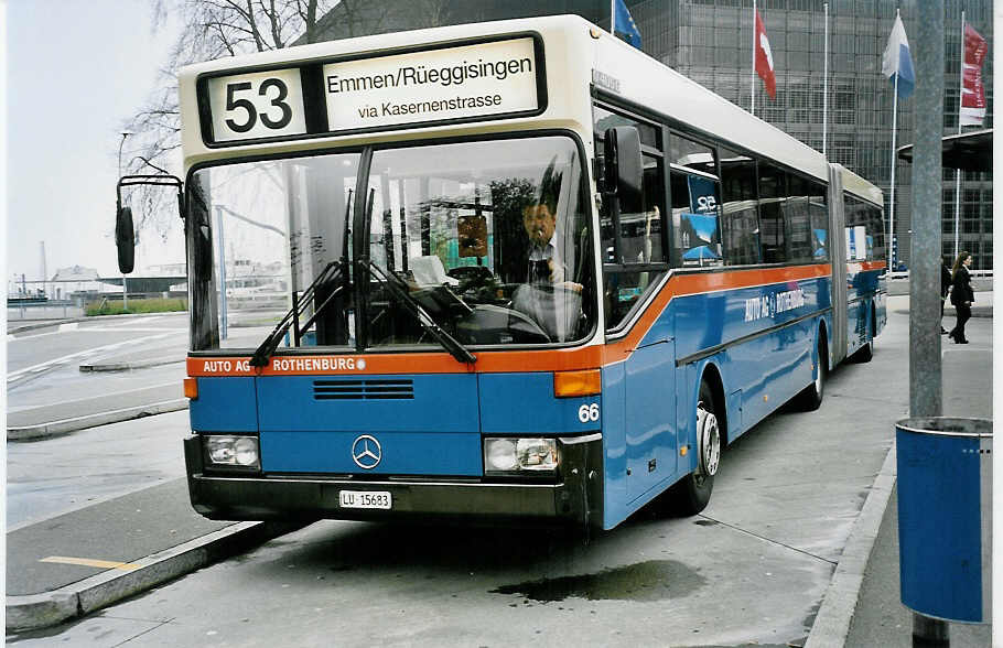 (045'837) - AAGR Rothenburg - Nr. 66/LU 15'683 - Mercedes am 23. April 2001 beim Bahnhof Luzern