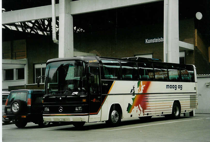 (046'804) - Maag, Kloten - ZH 13'915 - Mercedes am 22. Mai 2001 in Thun, Grabengut