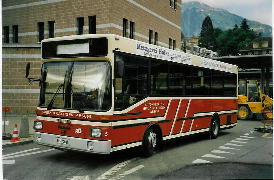 (046'909) - ASKA Aeschi - Nr. 5/BE 503'083 - MAN/Gppel-FHS am 1. Juni 2001 beim Bahnhof Spiez