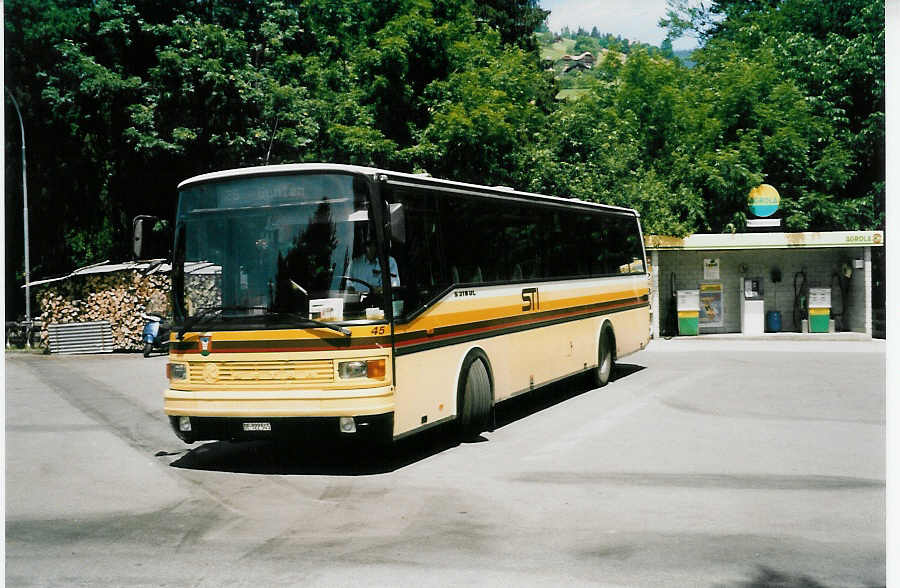 (047'402) - STI Thun - Nr. 45/BE 322'545 - Setra (ex AGS Sigriswil Nr. 3) am 20. Juni 2001 in Sigriswil, Mehrzweckgebude