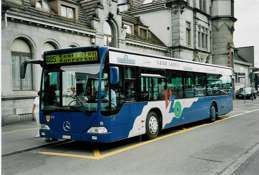 (047'922) - VZO Grningen - Nr. 16/ZH 41'416 - Mercedes am 12. Juli 2001 beim Bahnhof Rapperswil