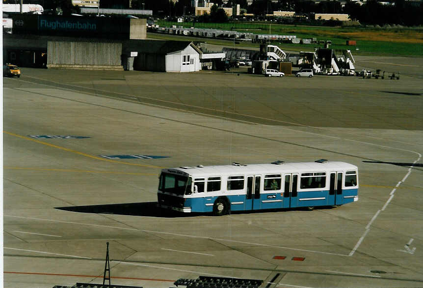 (048'623) - Flughafen, Zrich - Nr. 24 - FBW/Tscher am 18. Juli 2001 in Zrich, Flughafen