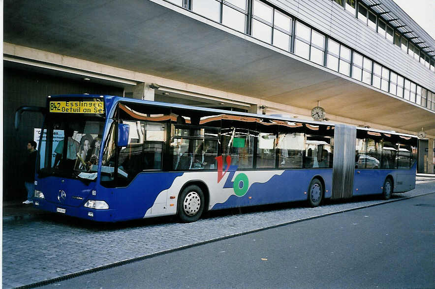 (050'030) - VZO Grningen - Nr. 60/ZH 691'892 - Mercedes am 6. Oktober 2001 beim Bahnhof Uster